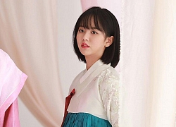 Xuyên không về Joseon làm &#8216;gái ngành&#8217;, Kim So Hyun gây sốt khi để tóc bob ngắn cũn cỡn trong &#8216;Tiểu Sử Chàng Nok Du&#8217;