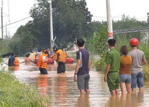 Bình Phước: Lũ lớn nhất trong 10 năm, sơ tán khẩn cấp hàng chục hộ dân