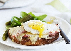 Bữa sáng nhanh gọn với món sandwich croque madame kiểu Pháp