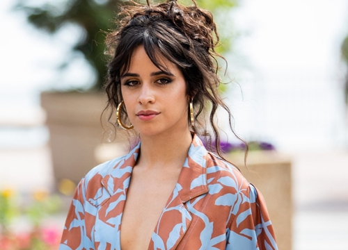 "Cry For Me" của Camila Cabello: Gửi người yêu cũ, hãy sống vui nhưng đừng hạnh phúc nhanh quá