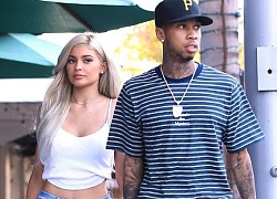 Kylie Jenner nửa đêm đến gặp bạn trai cũ