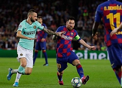 Messi tái xuất siêu đẳng cứu Barca: Vừa đá vừa &#8220;chỉ đạo chiến thuật&#8221;