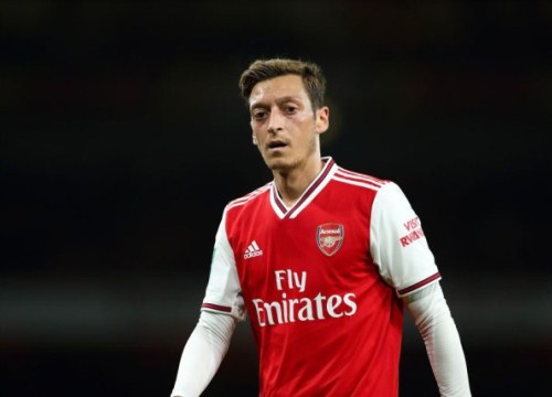 Ozil và Emery: "Nội chiến" sắp đến hồi kết ở Arsenal!