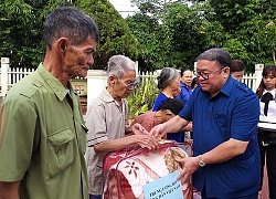 Quan tâm, trợ giúp đỡ nhiều hơn với người dân vùng an toàn khu