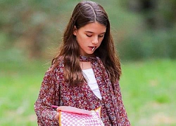 Ra dáng thiếu nữ là vậy nhưng Suri Cruise vẫn rất ngây thơ trong những hình ảnh đẹp lung linh này