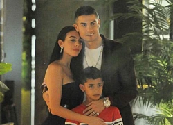 Ronaldo đối xử "tệ" vợ đẹp sắp cưới: Ăn uống kham khổ, ngủ cũng không yên