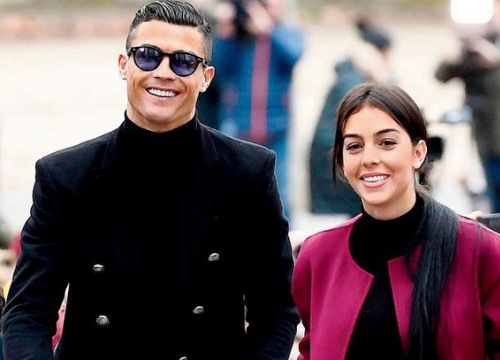 Sau khi tuyên bố sẽ tổ chức đám cưới, Ronaldo và bạn gái nóng bỏng trốn các thiên thần nhỏ, rủ nhau đi "đánh quả lẻ"