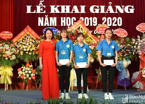 Trường Đại học Kinh tế Nghệ An khai giảng năm học mới