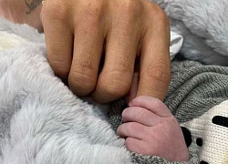 "Bỏ bê" bạn gái xinh đẹp, James Rodriguez nhờ người mang thai hộ