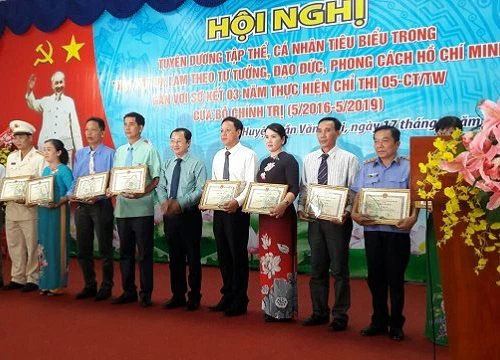 Chi bộ Viện kiểm sát nhân dân huyện Trần Văn Thời - đơn vị tiêu biểu về "học tập và làm theo tư tưởng, đạo đức, phong cách Hồ Chí Minh"