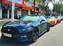 Dàn xe 'cơ bắp Mỹ' Ford Mustang rủ nhau tề tựu tại nhà hàng của doanh nhân Nguyễn Quốc Cường