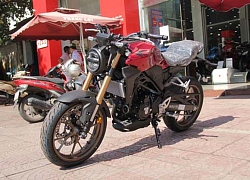 Ảnh chi tiết Honda CB300R tại đại lý, giá 140 triệu đồng