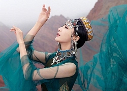 Mải ca ngợi Địch Lệ Nhiệt Ba, Cổ Lực Na Trát mà quên rằng Tân Cương vẫn còn một mỹ nhân đẹp như nữ thần, ăn vận sành điệu không kém gì