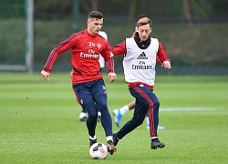 Ozil gửi thông điệp bất ngờ trước đại chiến với Liverpool