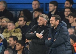 Phản ứng khó tin của Ole - Lampard khi Chelsea đang bị dẫn 2-1