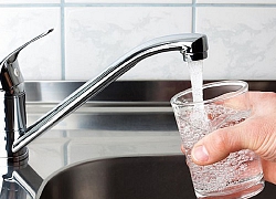 Uống nhiều nước có thực sự giúp giảm cân hay không?