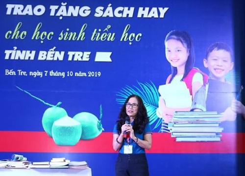 Bến Tre: Trao tặng hàng chục ngàn đầu sách hay cho học sinh tiểu học