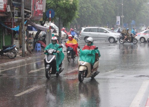 Dự báo thời tiết hôm nay: Đề phòng xảy ra lốc, sét và gió giật mạnh