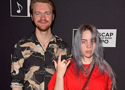 Finneas tiết lộ: "Không có Billie Eilish, tôi toát mồ hôi khi đứng trên sân khấu một mình"