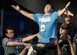 Maradona nhảy trong phòng thay đồ