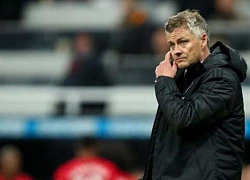 MU rơi xuống gần nhóm xuống hạng: Fan cầu xin ra đi, Solskjaer nói gì?