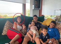 Ronaldo đăng ảnh hạnh phúc bên gia đình nhưng nhiều fan lại ngỡ ngàng với mặt mộc của cô bạn gái "vạn người mê" Georgina