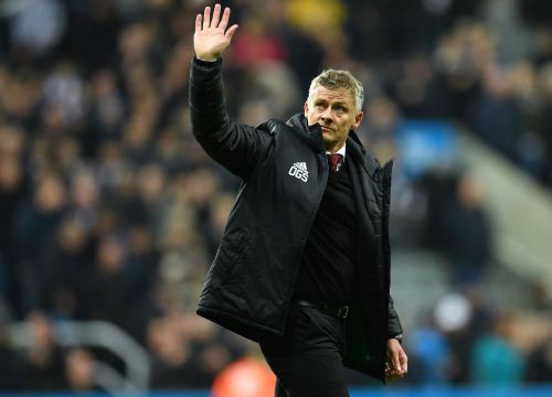 Solskjaer lên tiếng xin lỗi, mong fan M.U tiếp tục kiên nhẫn