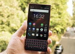 Mua BlackBerry tháng 10: Tặng loa Sony, đồng hồ thời trang, PMH 1 triệu...