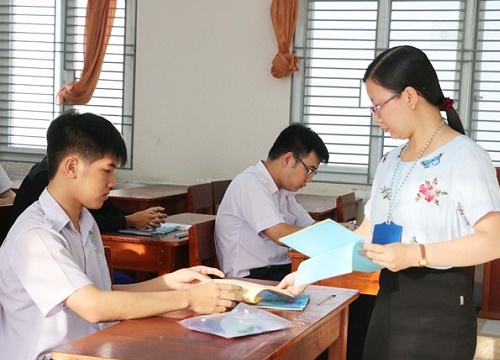 Tuyển sinh đại học: Không thể dựa hoàn toàn vào kỳ thi trung học phổ thông