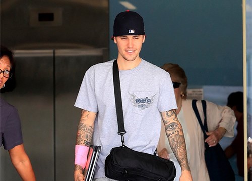 Justin Bieber và dàn sao chăm đi giày Crocs, fan lập tức đòi mua theo