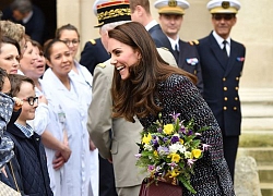 Kate Middleton nhận cơn mưa lời khen khi lần đầu nhuộm tóc ánh vàng