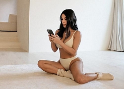 Kim Kardashian tự làm mẫu cho dòng nội y mới, khoe vòng một 'ngộp thở'