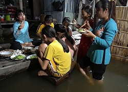 Làm món chả giò thịt bò kết thúc mùa nước nổi