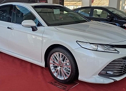 Sedan hạng D: Toyota Camry tăng khủng, Mazda 6 dậm chân tại chỗ