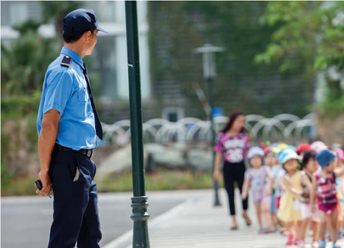 Không có kinh phí chi trả cho bảo vệ, giáo viên Tiền Giang phải phân chia nhau trực đêm để giữ trường