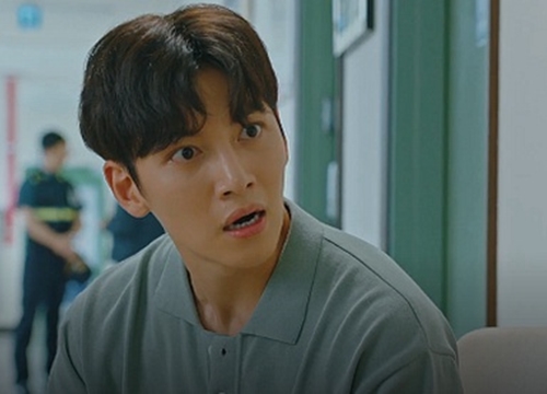 Gu bạn gái mặn như biển chết của Ji Chang Wook: Ăn nhiều hay tóc bết đều được, nhưng thích đánh người là chào thân ái!