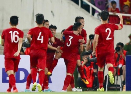 NÓNG! Diễn biến mới nhất: Việt Nam sáng cửa đi tiếp, cơ hội lịch sử ở World Cup