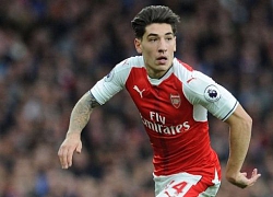 Per Mertesacker hé lộ về cặp kỳ phùng địch thủ Bellerin - Walcott