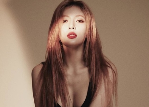 Tung spoil thứ 2 cho MV comeback: HyunA 'ủ mưu' trở thành cô dâu chạy trốn?