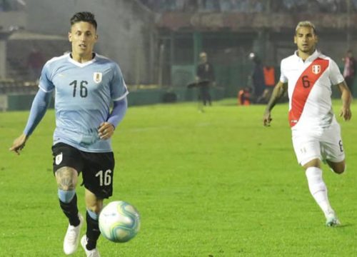 Uruguay - Peru: "Truyền nhân Suarez" hóa người hùng