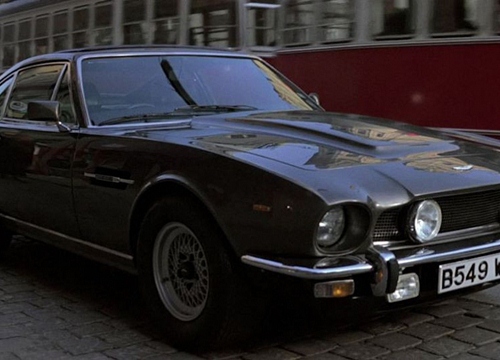 Aston Martin biến phim James Bond phần mới thành quảng cáo "triệu đô" với 4 mẫu xe biểu tượng