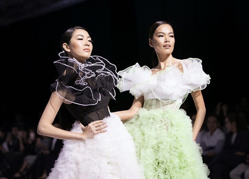 Bị chê catwalk tệ, Thúy Vân vẫn đắt show hơn Hương Ly tại "Hoa hậu Hoàn vũ VN"