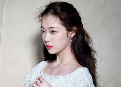 Dana (The Grace) gửi lời nhắn tiễn đưa Sulli: 'Chị mong em có thể luôn cười tươi và hạnh phúc'