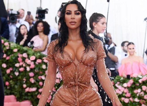 Kim Kardashian cãi nhau với chồng vì bộ trang phục bó sát 'ướt sũng' cô mặc tại Met Gala