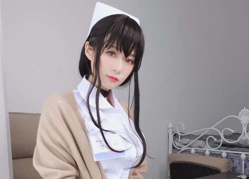 Ngắm nét đẹp mong manh của "thiên thần áo trắng" qua bộ ảnh cosplay gợi cảm