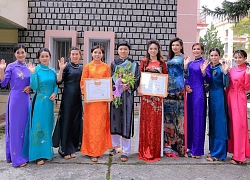 Áo dài Đỗ Nguyễn khoe sắc tại Hội thi duyên dáng áo dài thành phố Hoa 2019