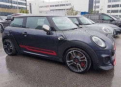 Bắt gặp MINI John Cooper Works GP 2020 không ngụy trang giữa đường phố