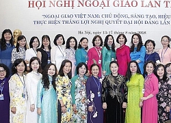 Cán bộ ngoại giao nữ: Học hỏi không ngừng, tận cùng đam mê