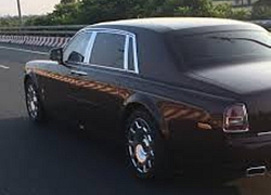 Đại gia Việt độ Rolls-Royce phong cách lạ: Phantom 'Hoà bình Vinh quang' độc nhất gắn logo hổ mạ vàng