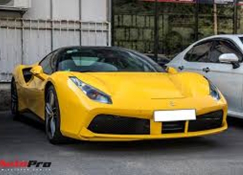 Hiếm khi ra đường, chiếc Ferrari 488 GTB của em trai Phan Thành bất ngờ xuất hiện tại trung tâm đăng kiểm